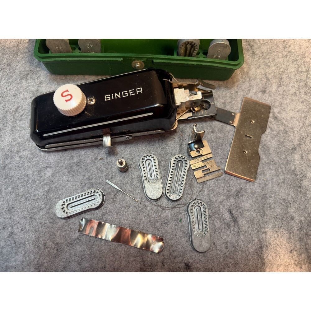 Vintage Singer Sewing Machine Buttonholer Attachment 160506 with Case